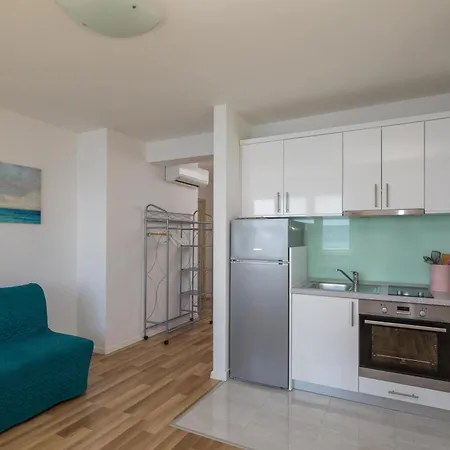 Πανσιόν Noah - Mia Celina