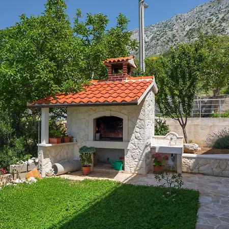 Noah - Mia Guest house Celina